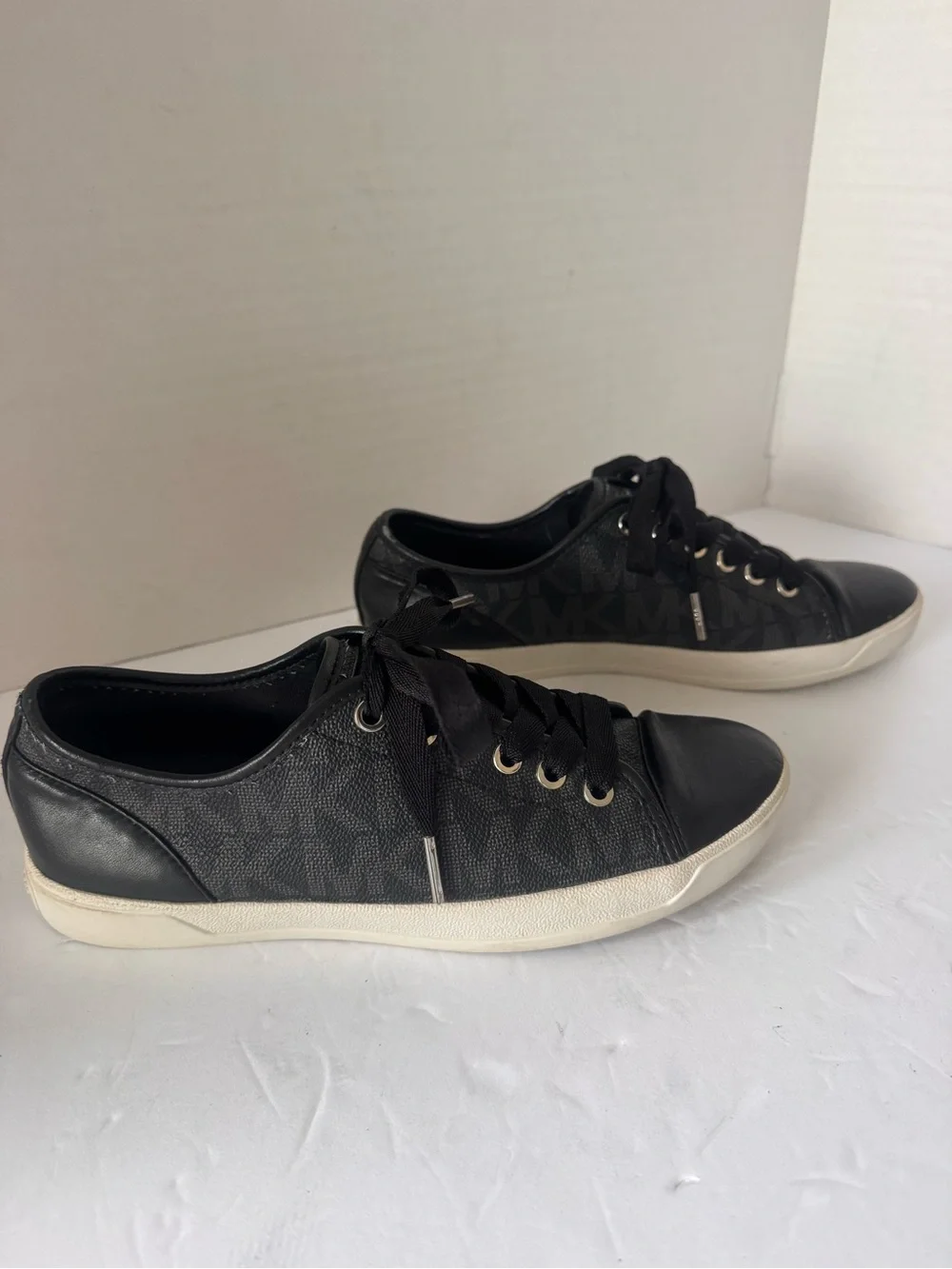 MICHAEL Michael Kors Black MK Logo Low Top Sneakers Shoes Women's Size 6.5M